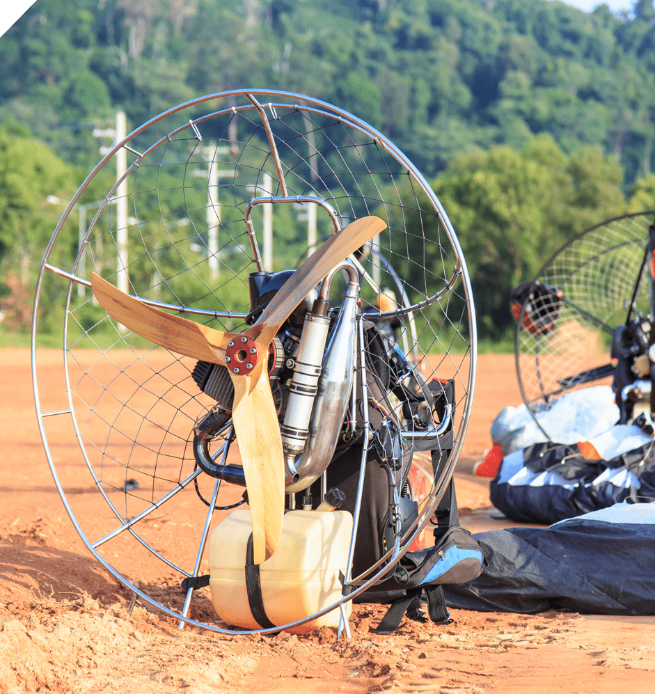 Wooden props on a paramotor rig